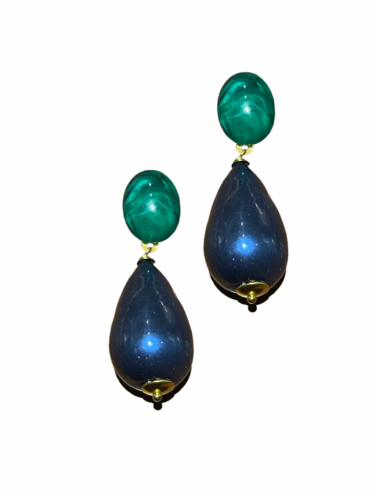 Kleine blaue Nuvola mit grünem Top