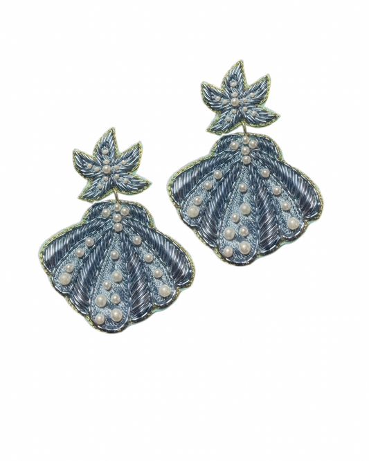PRE-ORDER: Hellblaue Muschel Ohrringe