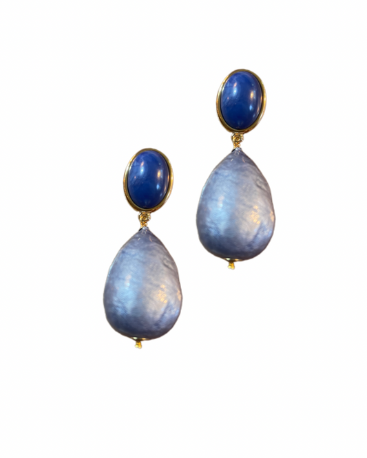 Hellblaue Nuvola mit blauem Cabouchon