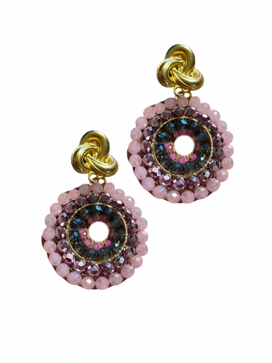 Inca mit braunen Kristallen